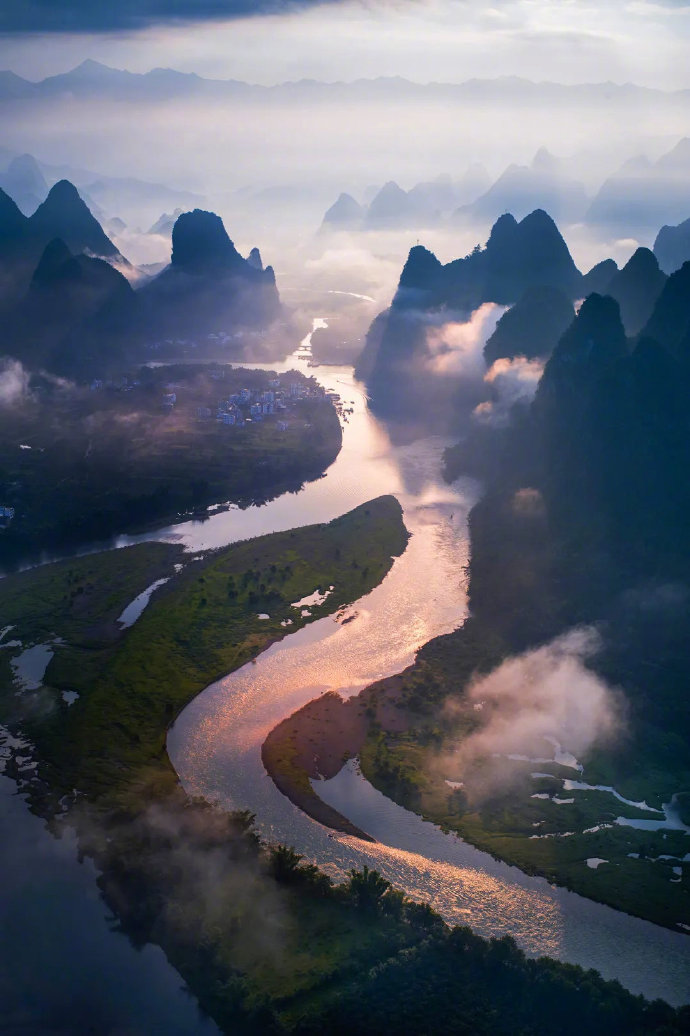 广西风情画卷，多游戏角色族的山水奇观